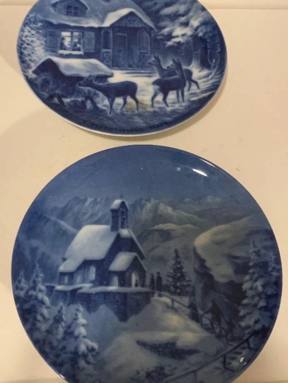 2 Kaiser Christmas Hanging Plates blue and white W. Germany - LOT59-30